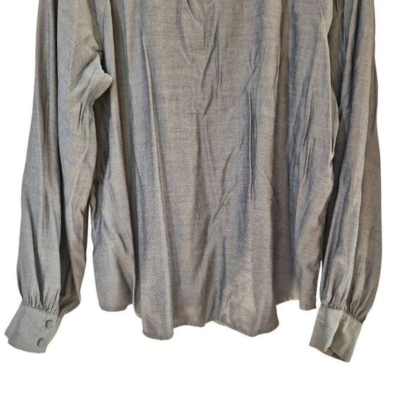 Liz Claiborne Blue Chambray Poly /Rayon Long Sleeve Blouse - Picture 2 of 9